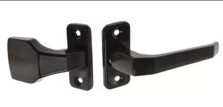 Gomb-Kilincs garnitúra fekete színben